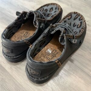 Hey Dude Women’s Moccasins in Black with Leopard Print